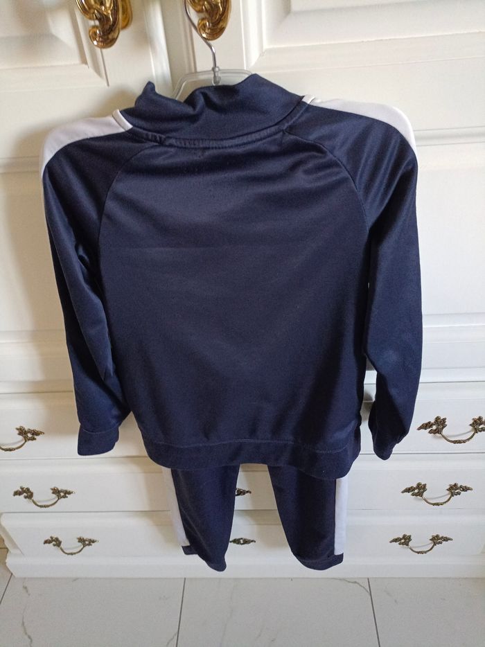 Survêtement Reebok taille 10 ans - photo numéro 2