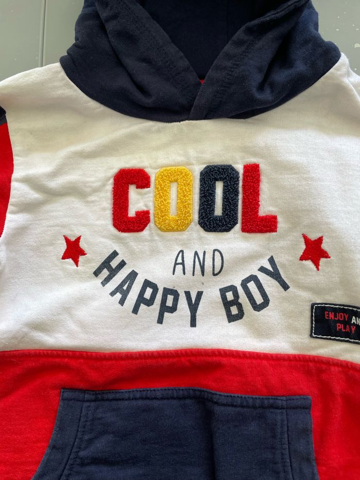 Sweat garçon T 3 ans La Fabrique des Garçons avec capuche rouge, blanc et bleu marine - photo numéro 4