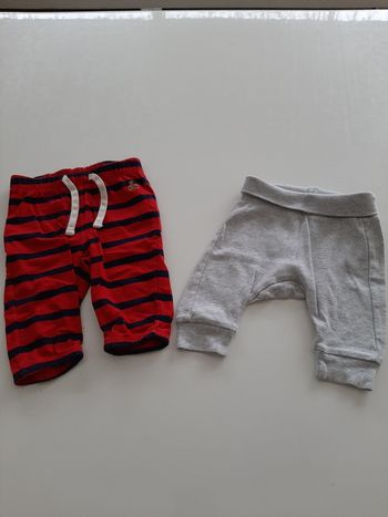 Lot 2 pantalons bébé Taille 1 mois