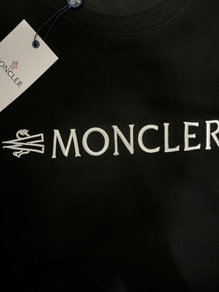 Pull monclr - photo numéro 2