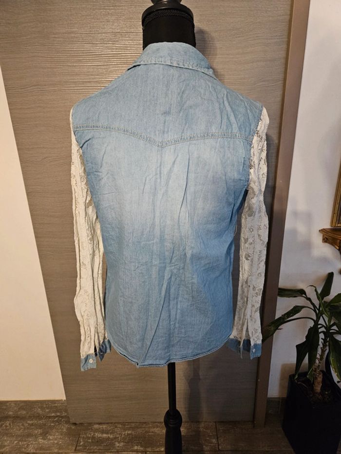 Chemise jean manche dentelle - photo numéro 3