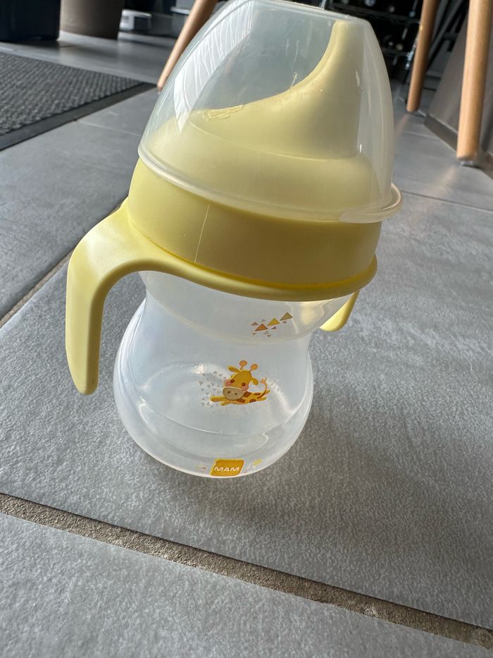 Tasse à bec