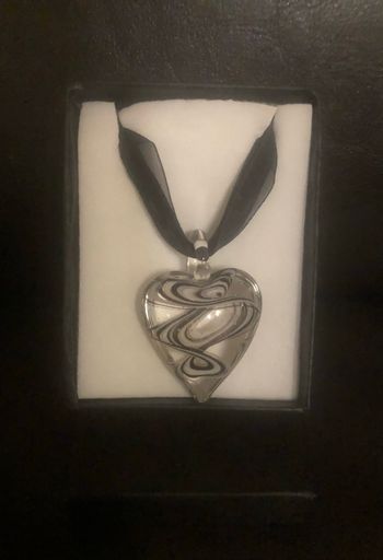 Collier cœur en verre