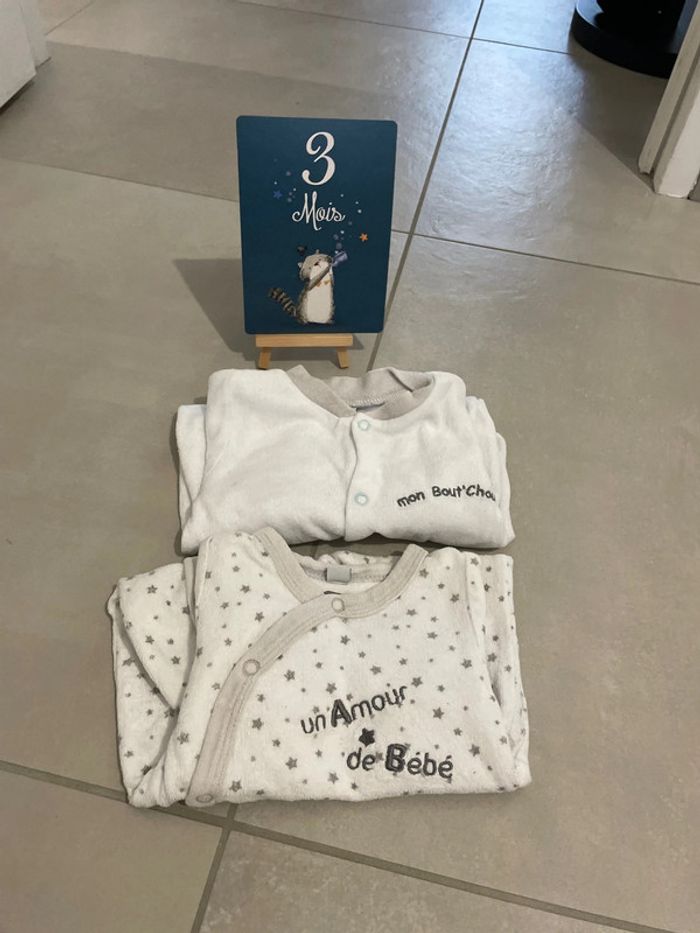Lot de pyjamas - photo numéro 2