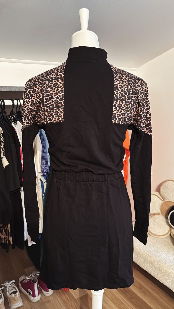Robe noire manches longues léopard Bershka T36 - photo numéro 3