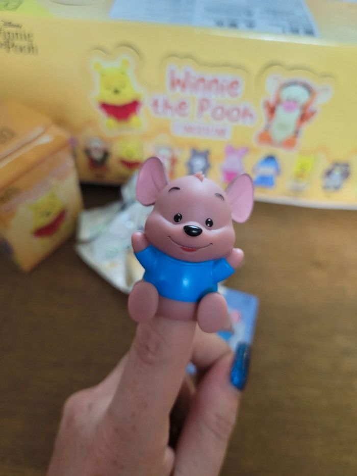 Figurine petit gourou de winnie pour doigt - photo numéro 3