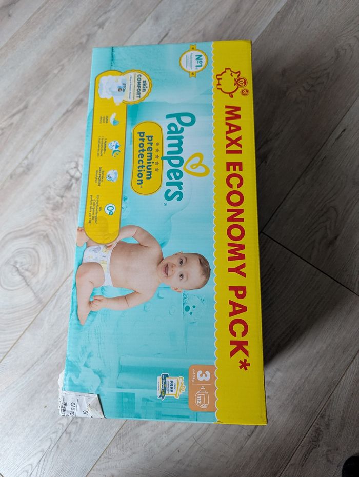 Carton couches pampers taille 3 - photo numéro 2