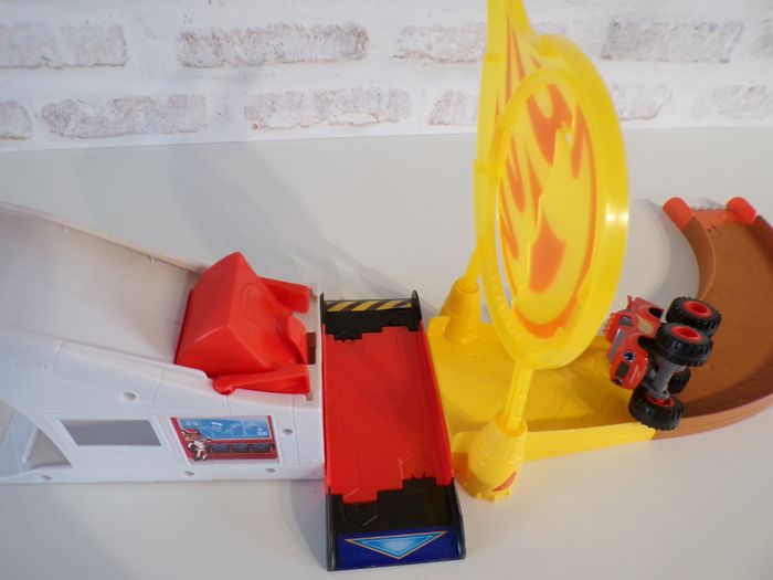 Lanceur  - Blaze et les Monstres Machines - photo numéro 4