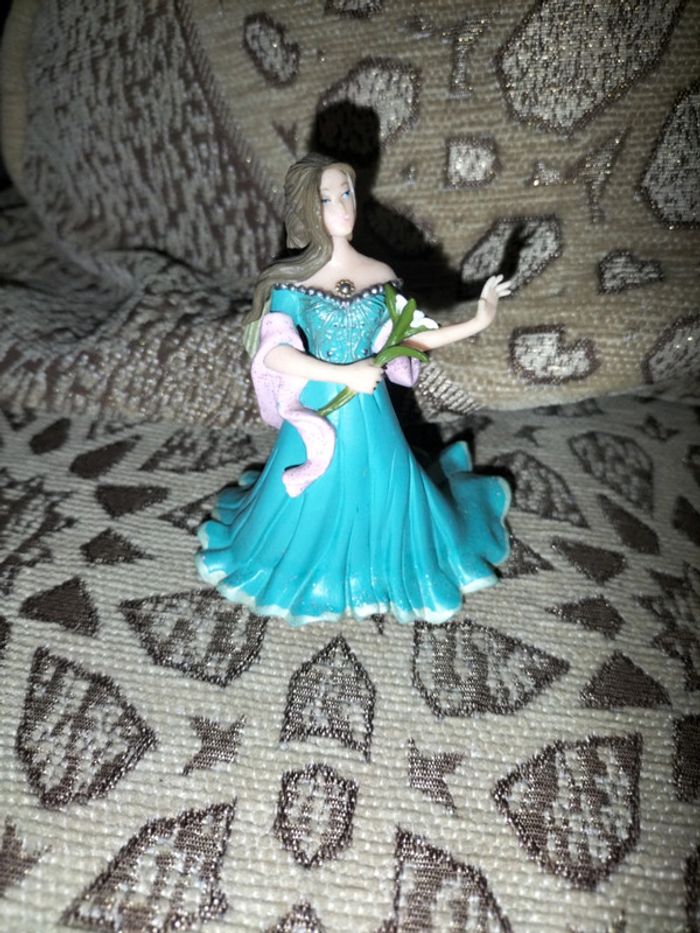 Figurine fantastique 2010