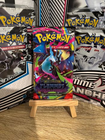 Booster Pokémon Flammes Fantasmagoriques rescellé
