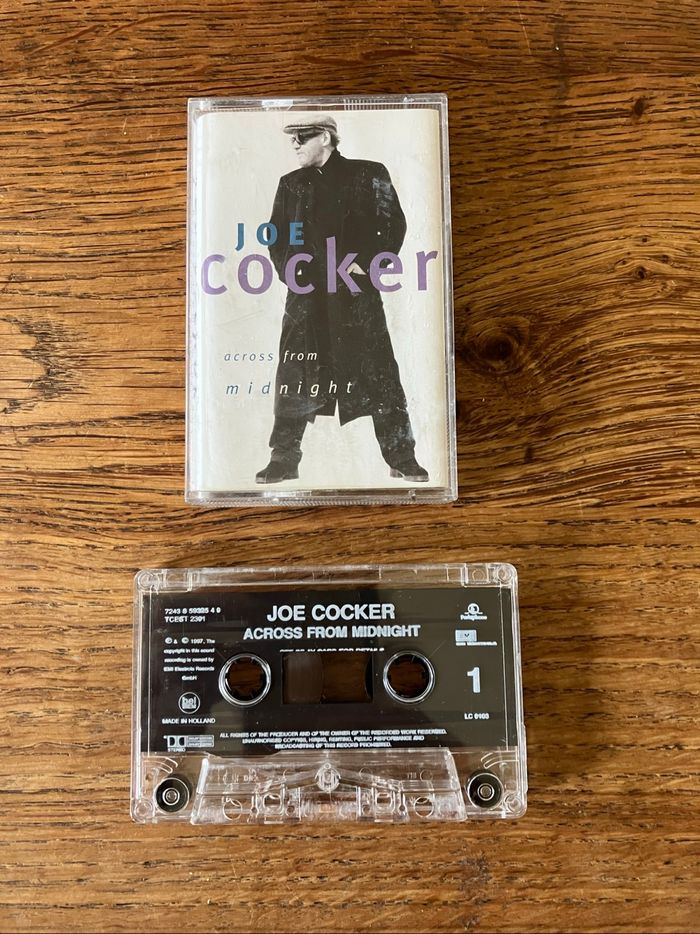 Cassette audio-Joe Cocker-Across from Midnight