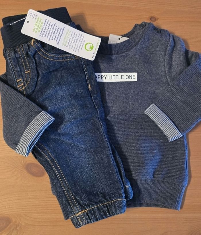 NEUFS (non portés) 🏷🤩💙 Ensemble sweat et jeans 6mois garçon 💙🤩🏷