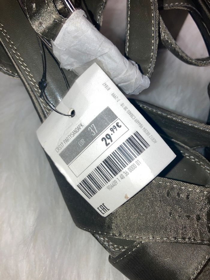 jolie paire Sandale compensées kaki pimkie City chic – Taille 37 - photo numéro 4