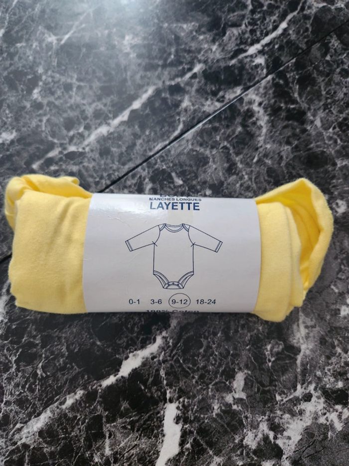 Body jaune taille 9-12 mois
