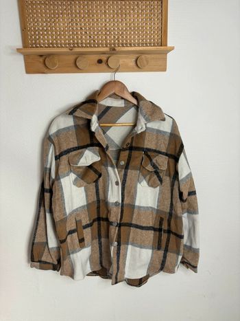 Sur chemise à carreaux