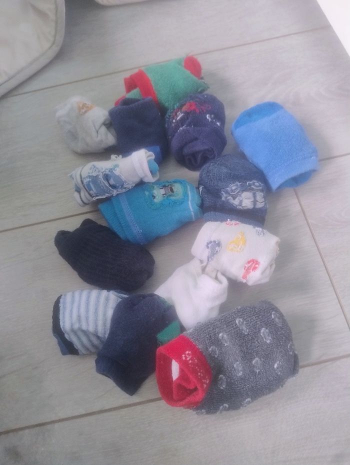 Vends lot de chaussettes 23-26