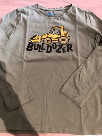 Tee shirt bulldozer