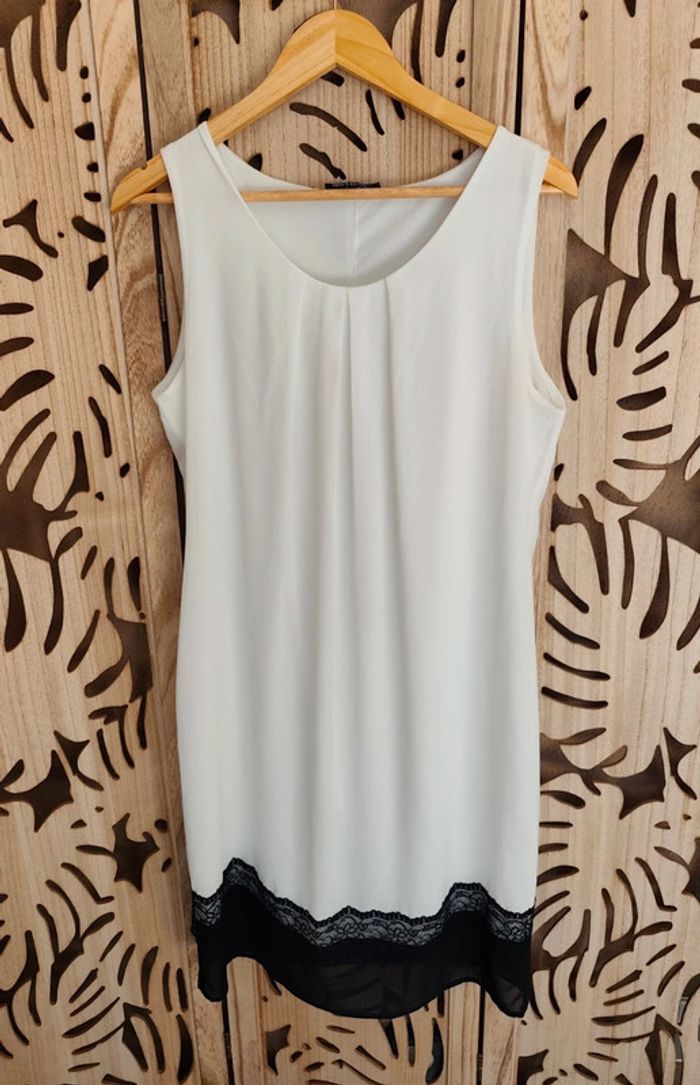 Robe fluide bas dentelle T 44 Cassis Collection - photo numéro 10