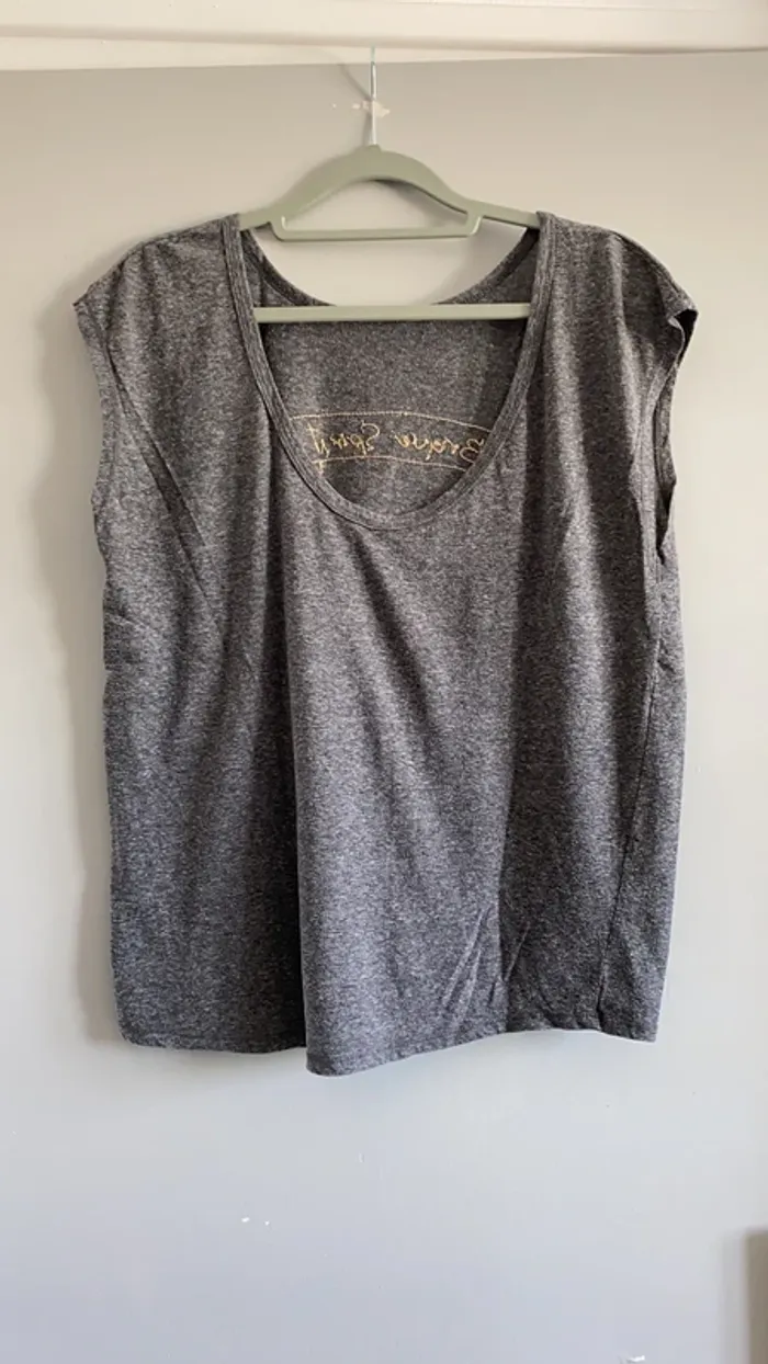 T-shirt gris dos nu Mango - photo numéro 4