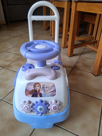 Voiture reine des neiges
