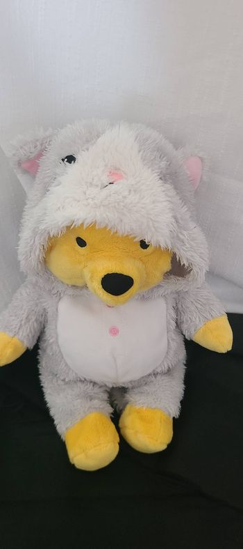 Peluche Winnie l'ourson DISNEY Simba Toys déguisé en chat gris