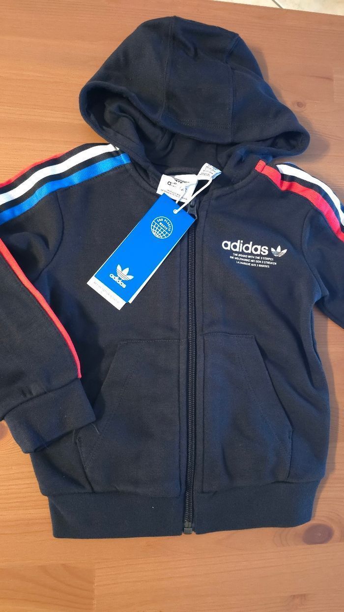 NEUF  (non porté)🏷🥰😍💙 SUPERBE  survetement ADIDAS 18 mois (86cm) garçon  (ferme) 😍🥰💙 - photo numéro 3