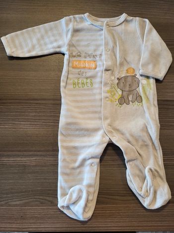 Pyjama taille 6 mois
