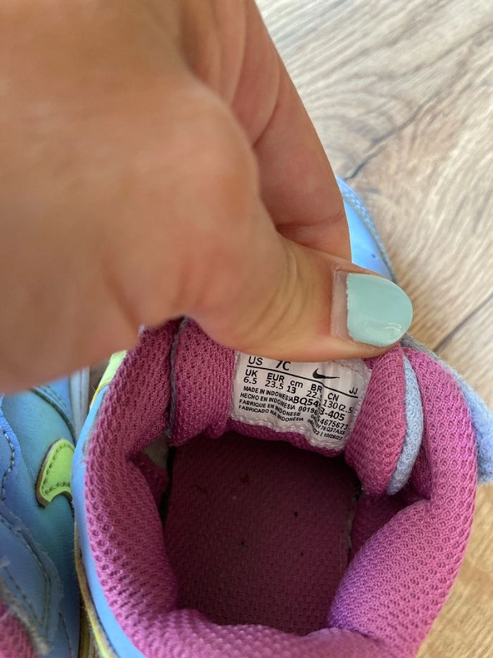 Baskets Nike 23,5 - photo numéro 4