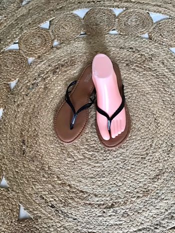 Sandales été double lanières noir sur le dessus de taille 38