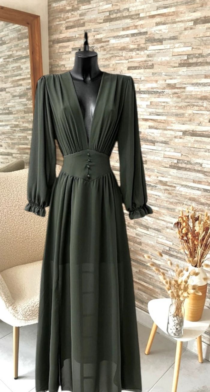 Robe longue kaki pour soirée cocktail