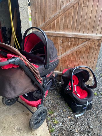 Poussette trio chicco