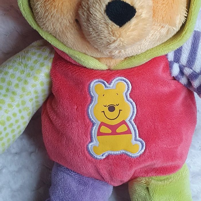 Doudou Peluche Winnie Pyjama Rouge Vert Disney - photo numéro 2