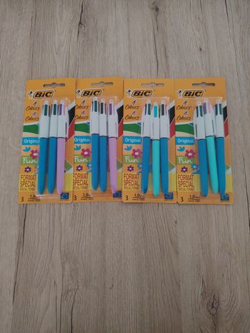 Stylos 4 couleurs bic