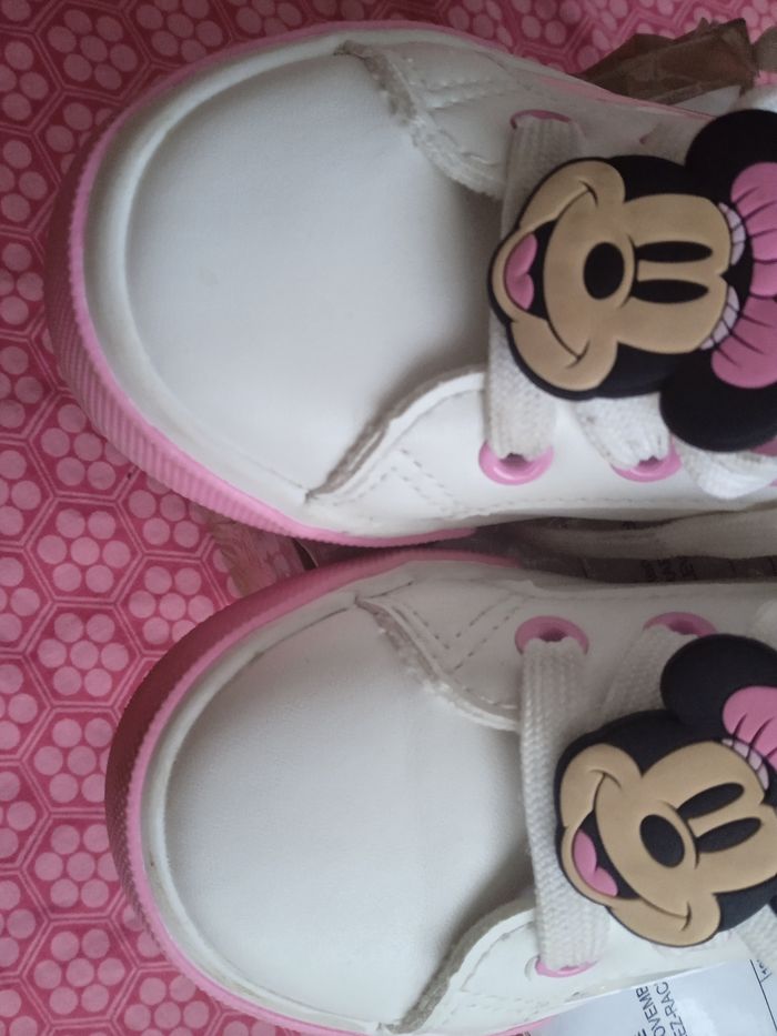 Baskets Disney pointure 25 - photo numéro 7