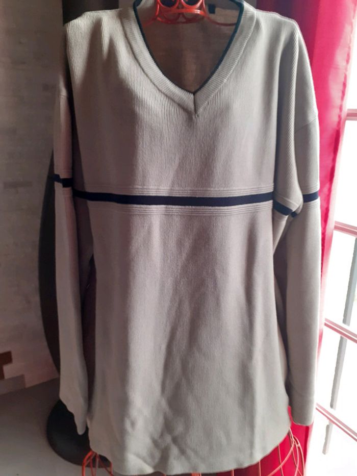 Pull col V taille L - photo numéro 2