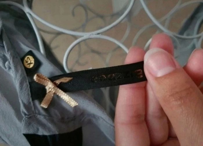 Blouse grise en soie bizarre taille xs - photo numéro 4