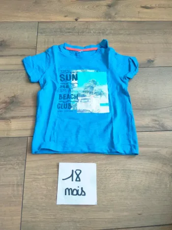 T-shirt manches courtes bleu de chez Zeeman 86 cm soit 18 mois