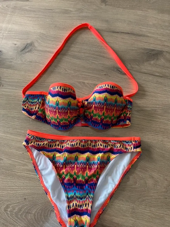 🩱 Maillot de bain 2 pièces Tribord Taille M Motif coloré Bretelle amovible
