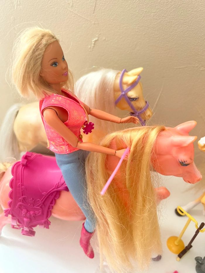 Barbie 🩰 chevaux + poupées barbie + accessoires - photo numéro 7