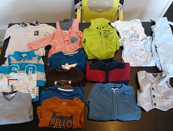 Gros lot haut hiver 3 mois 16 pièces