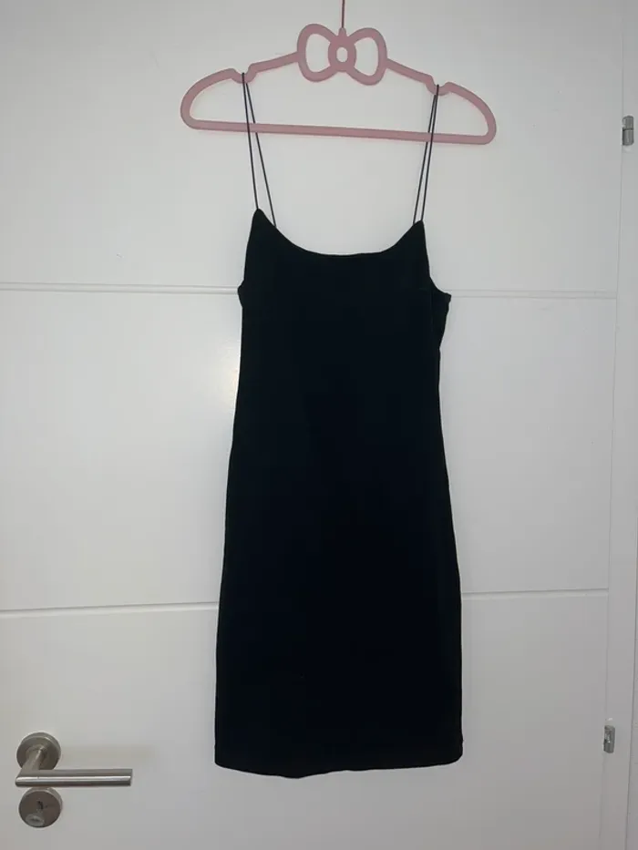 Robe noire courte
