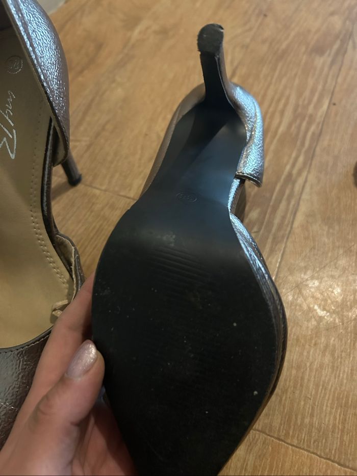 Escarpins couleur or très bon état 👠 - photo numéro 3