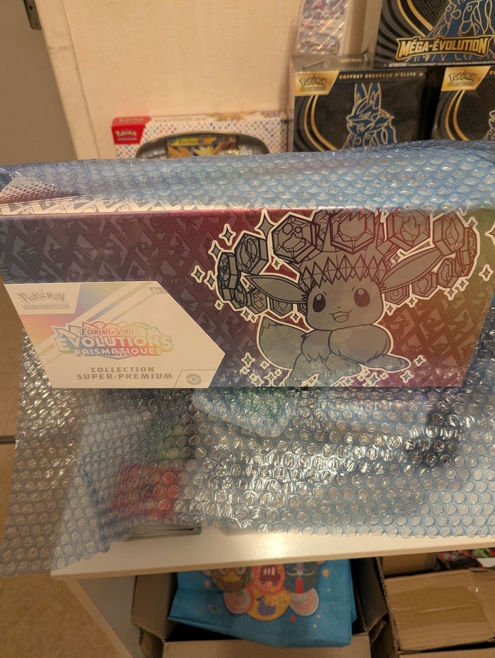 Spc coffret super premium évolutions prismatiques neuf scellé ev8.5
