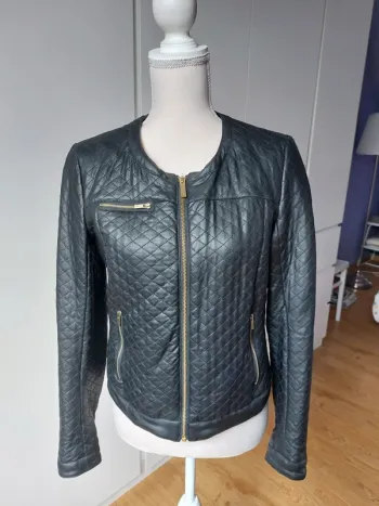 Très jolie veste effet matelassé
