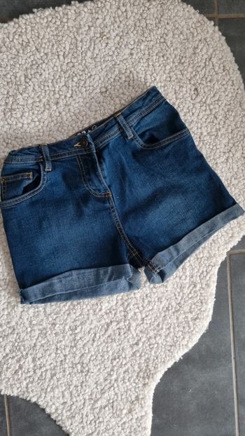 Short jean  14 ans punkidz parfait etat