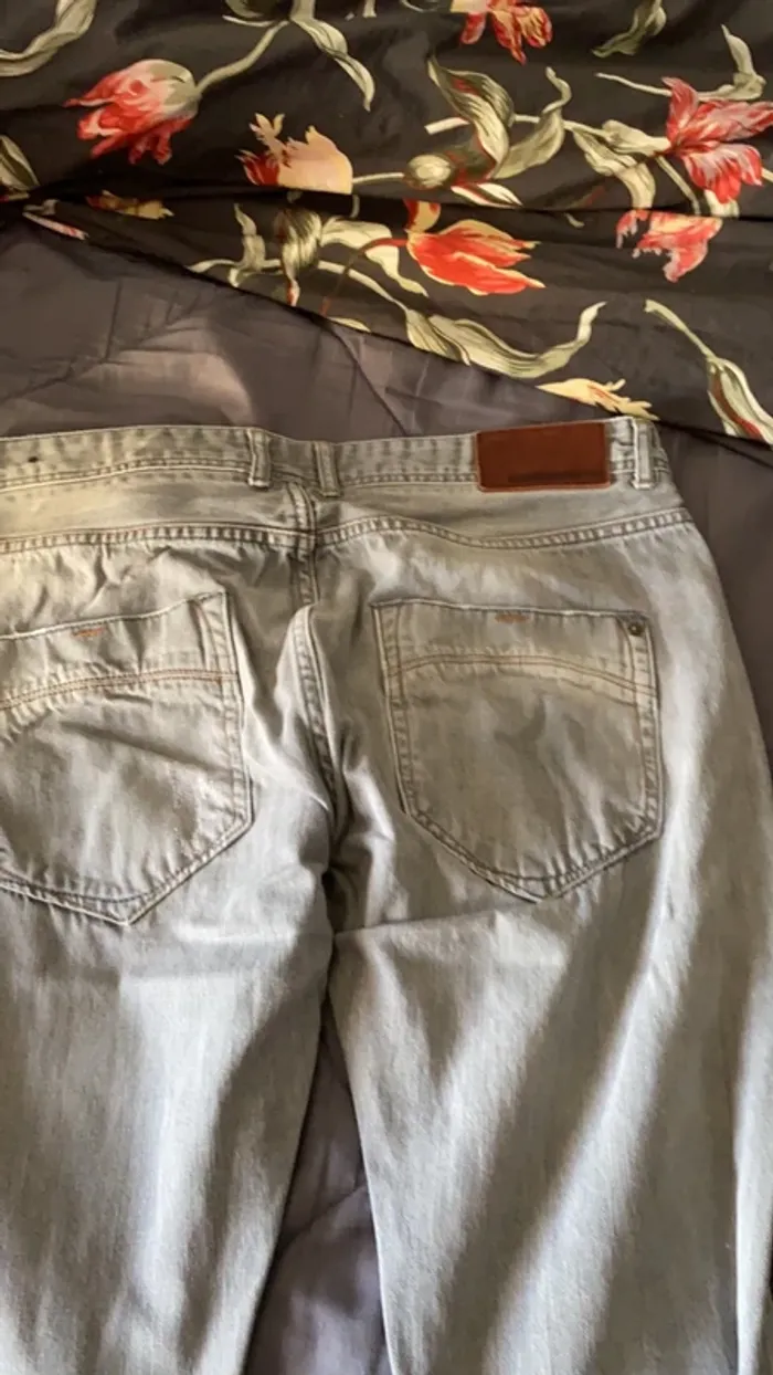 Taille 42 jeans homme - photo numéro 4