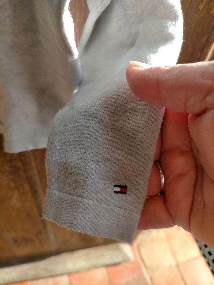 Très joli pull Tommy Hilfiger 3 ans - photo numéro 4