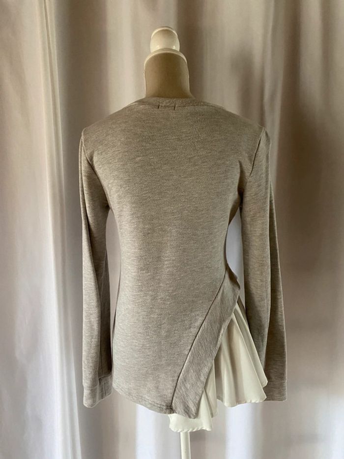 Sweat gris habillé avec jupette latérale taille S - photo numéro 2
