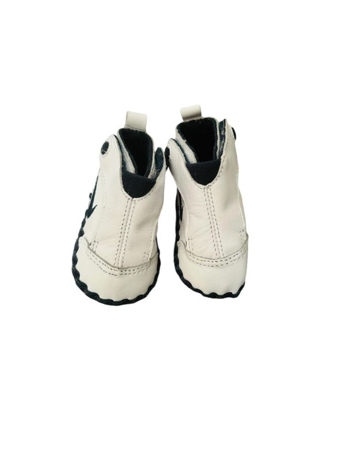 Chaussure Nike taille 16 - photo numéro 3