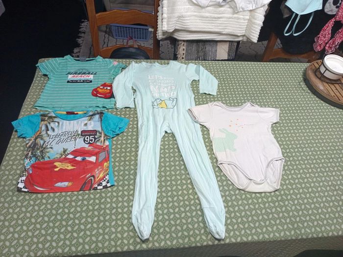 Lot vêtements garçon taille 3a Disney